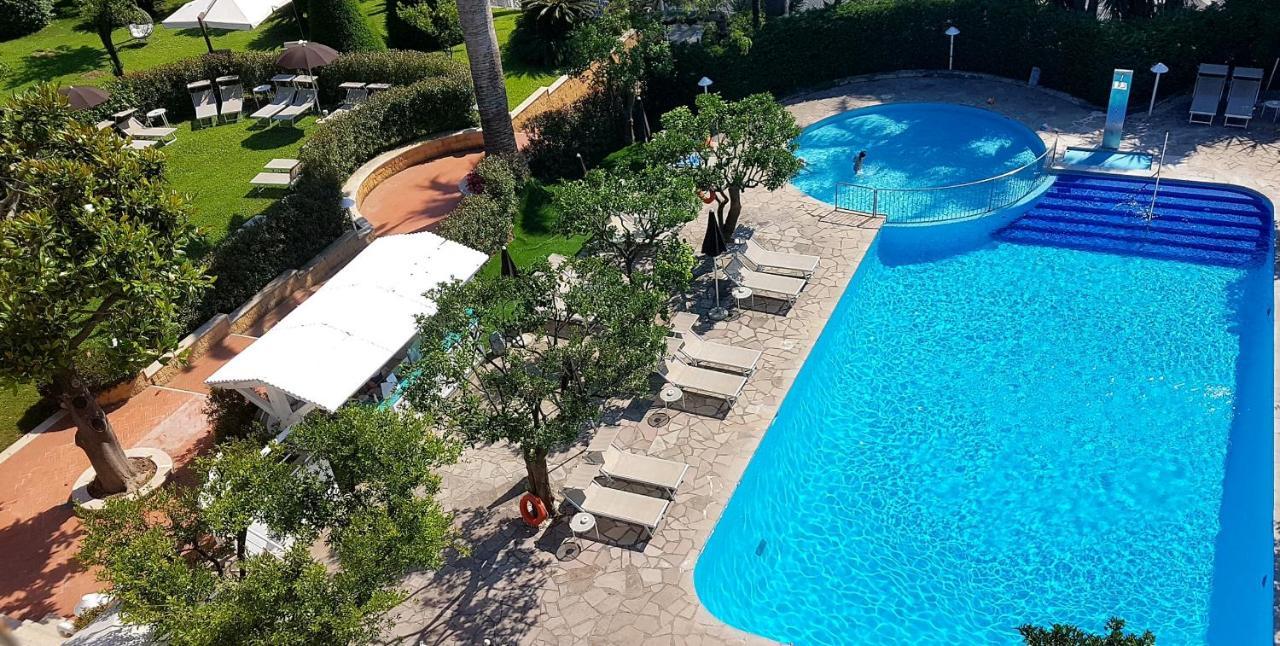 Hotel Alpha Sant'Agnello Eksteriør billede