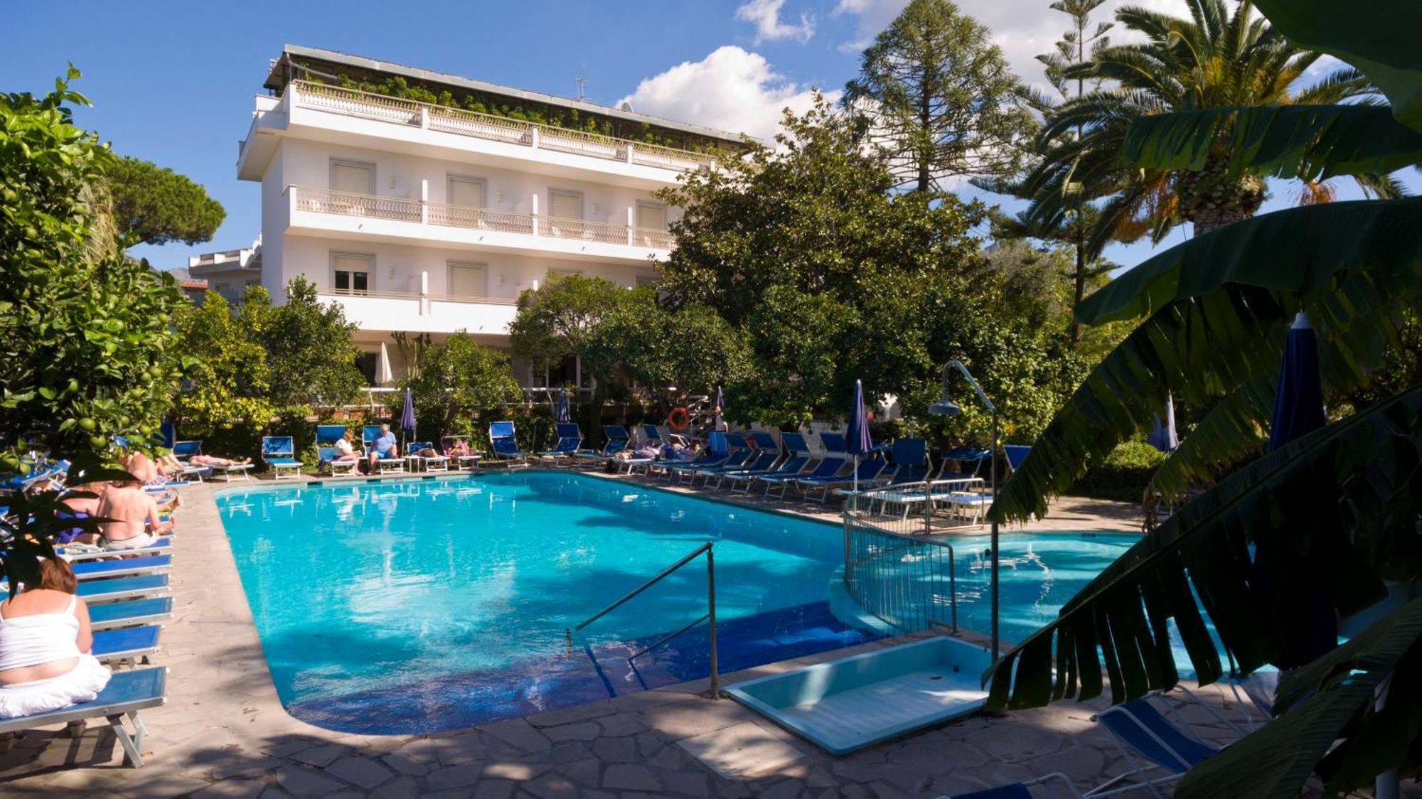 Hotel Alpha Sant'Agnello Eksteriør billede