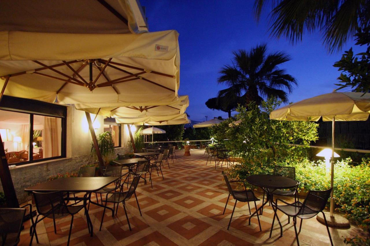 Hotel Alpha Sant'Agnello Eksteriør billede